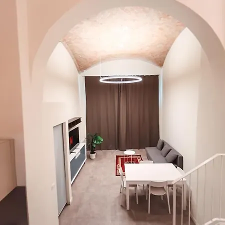 Center-town Elegant Loft Apartamento Parma
